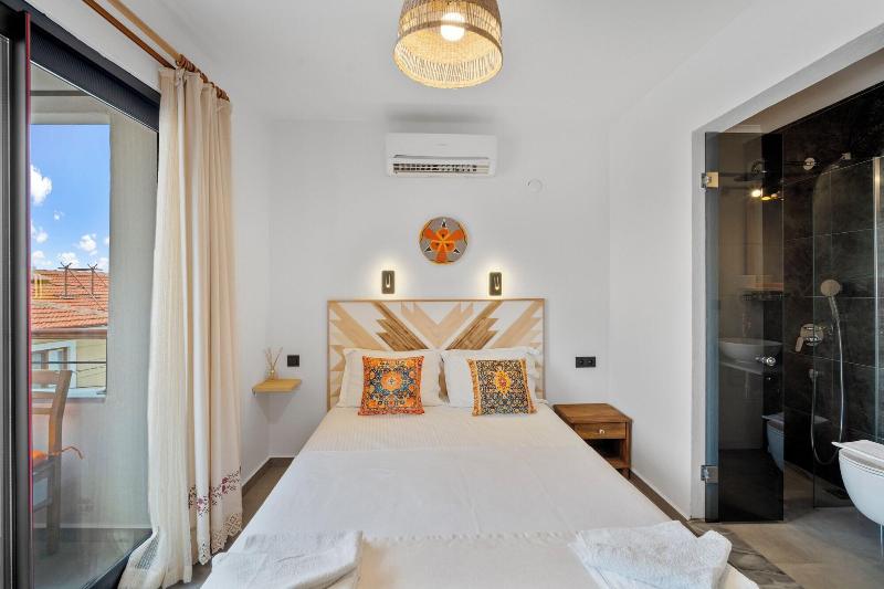 The Green Goose Hotel image