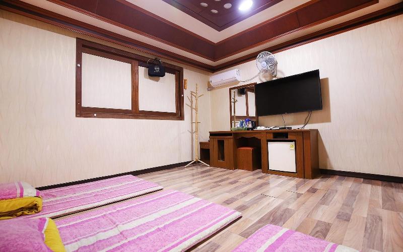 Nonsan Titanic Motel image