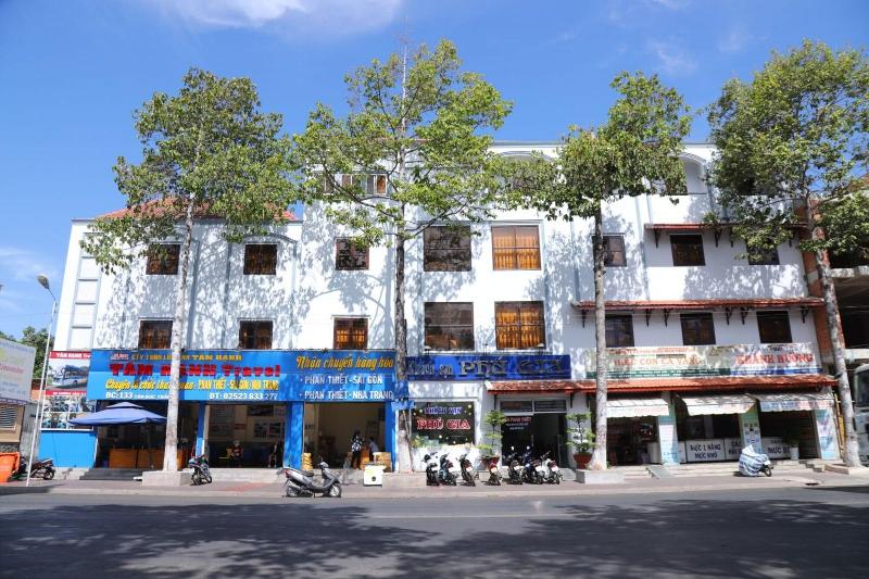 Phu Gia Hotel image