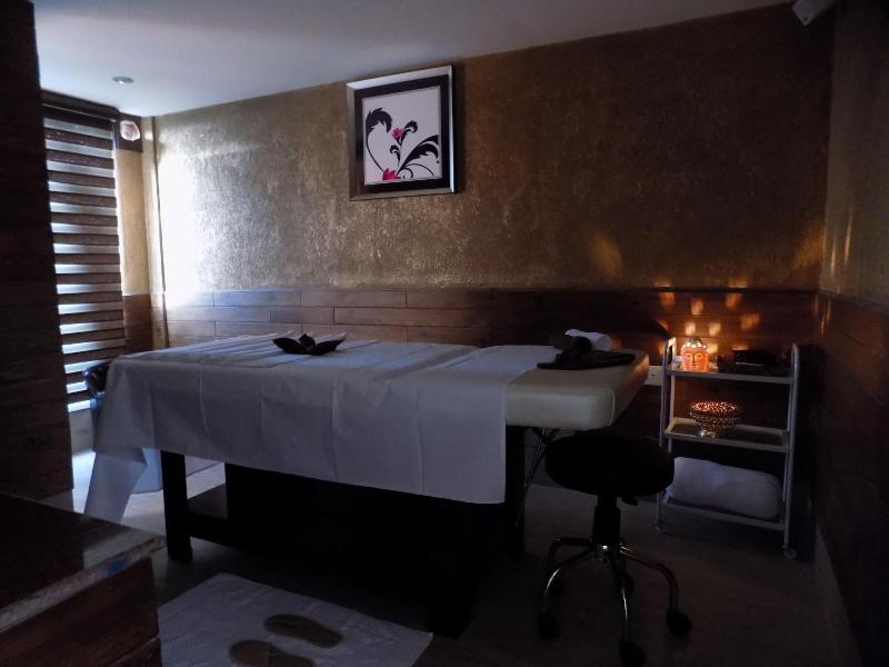 Aamari Resort image