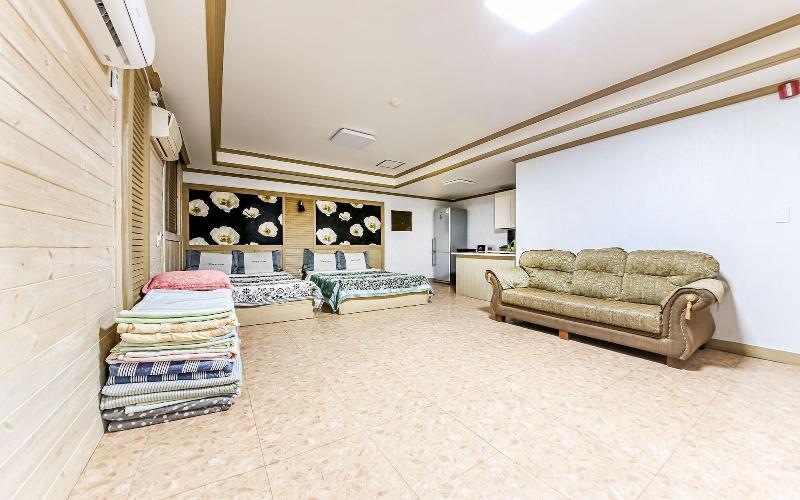 Buan Gyeokpo Chaeseok Resotel Oakville image
