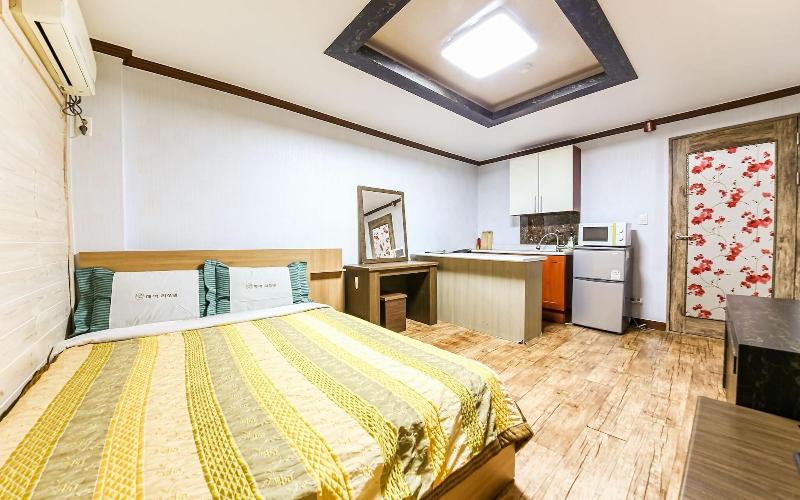 Buan Gyeokpo Chaeseok Resotel Oakville image