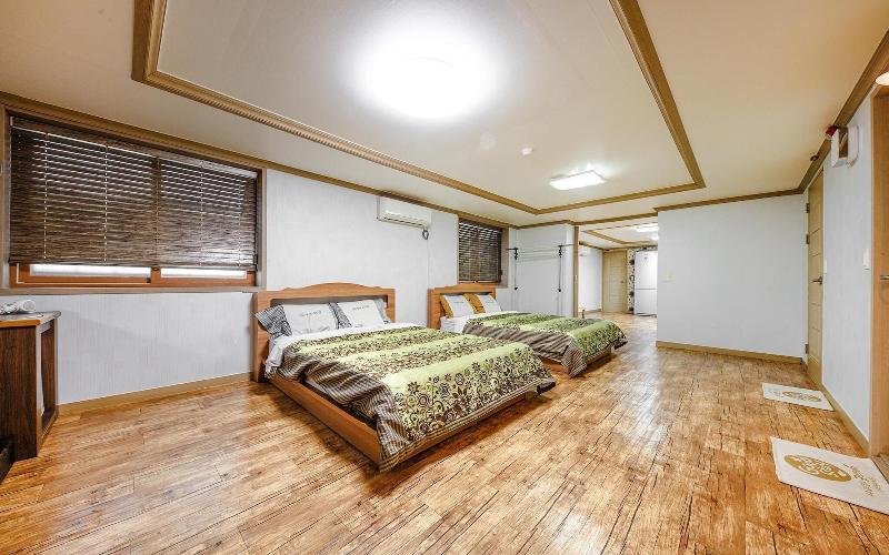 Buan Gyeokpo Chaeseok Resotel Oakville image