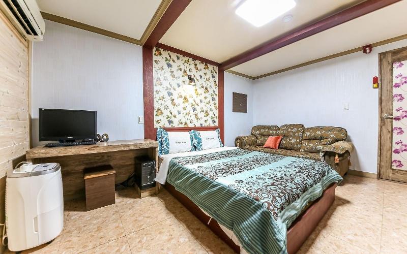 Buan Gyeokpo Chaeseok Resotel Oakville image