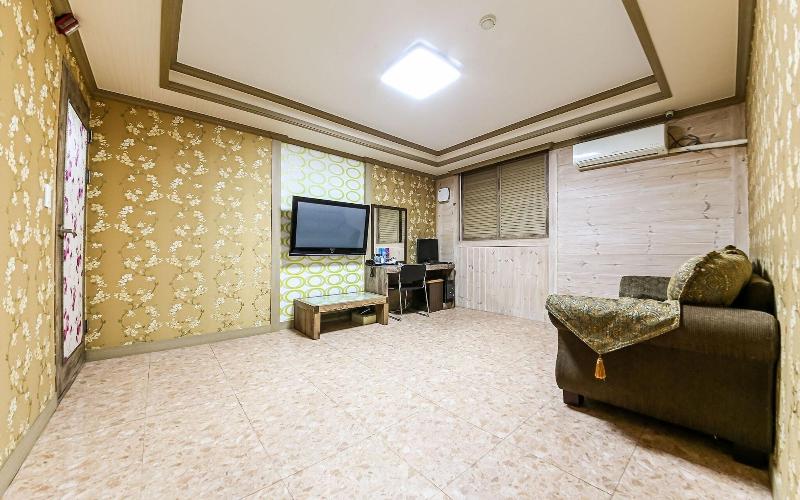 Buan Gyeokpo Chaeseok Resotel Oakville image