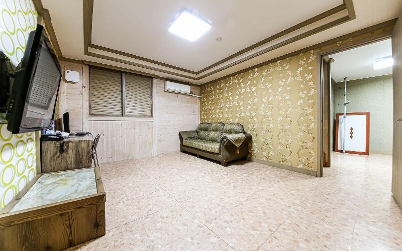 Buan Gyeokpo Chaeseok Resotel Oakville image