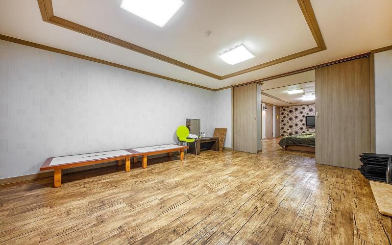 Buan Gyeokpo Chaeseok Resotel Oakville image