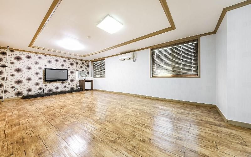 Buan Gyeokpo Chaeseok Resotel Oakville image
