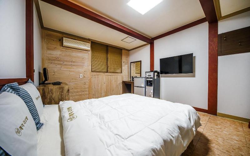 Buan Gyeokpo Chaeseok Resotel Oakville image