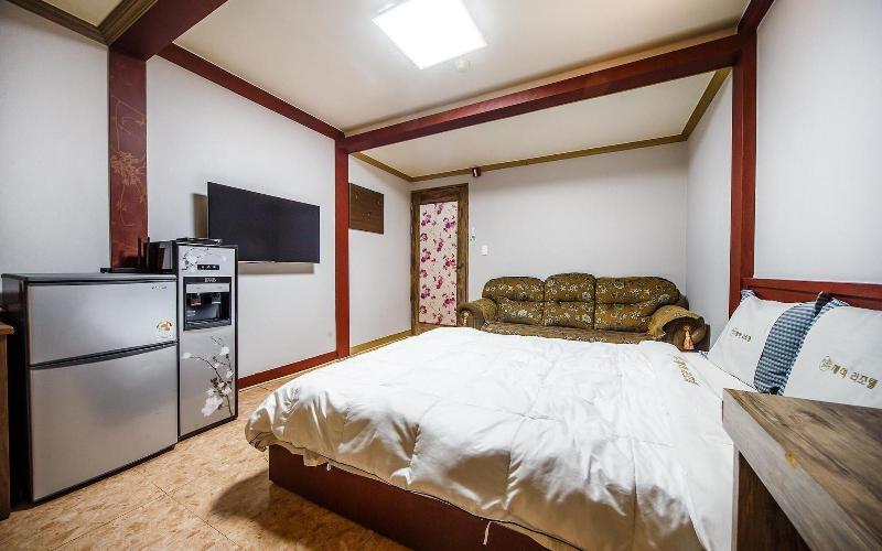 Buan Gyeokpo Chaeseok Resotel Oakville image
