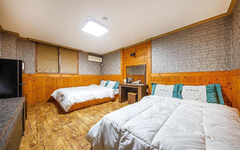 Buan Gyeokpo Chaeseok Resotel Oakville image