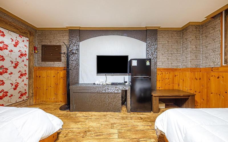 Buan Gyeokpo Chaeseok Resotel Oakville image