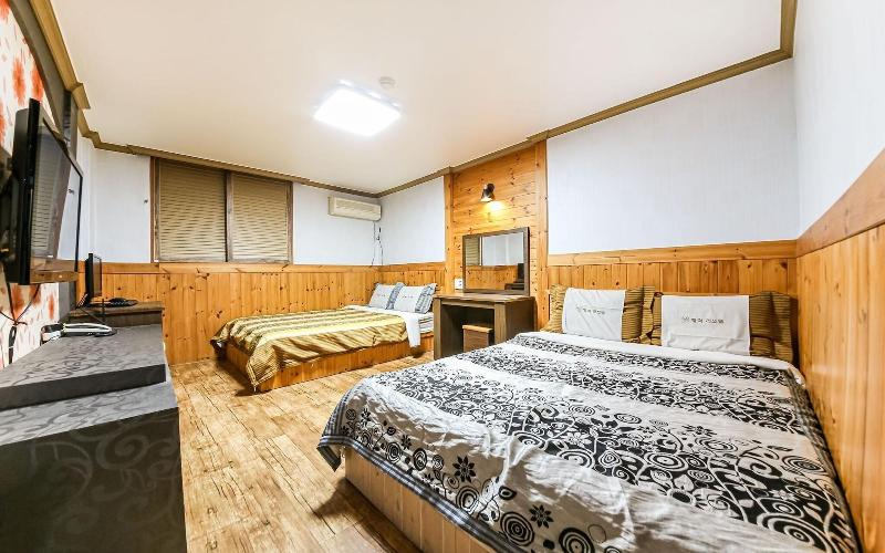 Buan Gyeokpo Chaeseok Resotel Oakville image