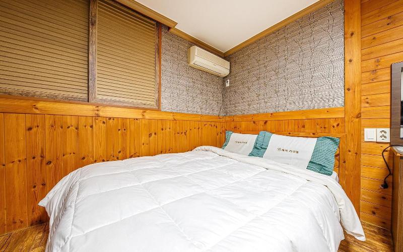 Buan Gyeokpo Chaeseok Resotel Oakville image
