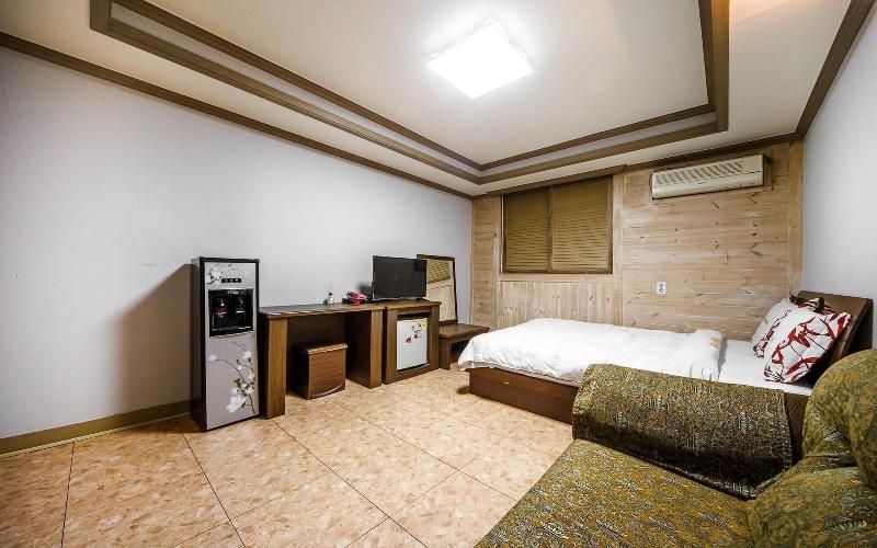 Buan Gyeokpo Chaeseok Resotel Oakville image