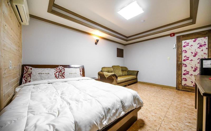 Buan Gyeokpo Chaeseok Resotel Oakville image
