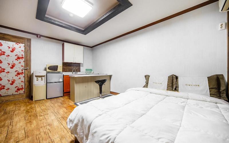 Buan Gyeokpo Chaeseok Resotel Oakville image