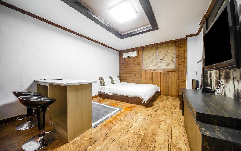 Buan Gyeokpo Chaeseok Resotel Oakville image