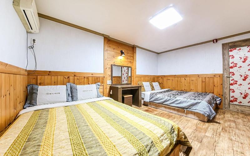 Buan Gyeokpo Chaeseok Resotel Oakville image