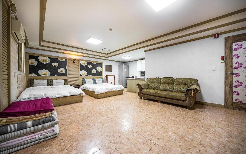 Buan Gyeokpo Chaeseok Resotel Oakville image