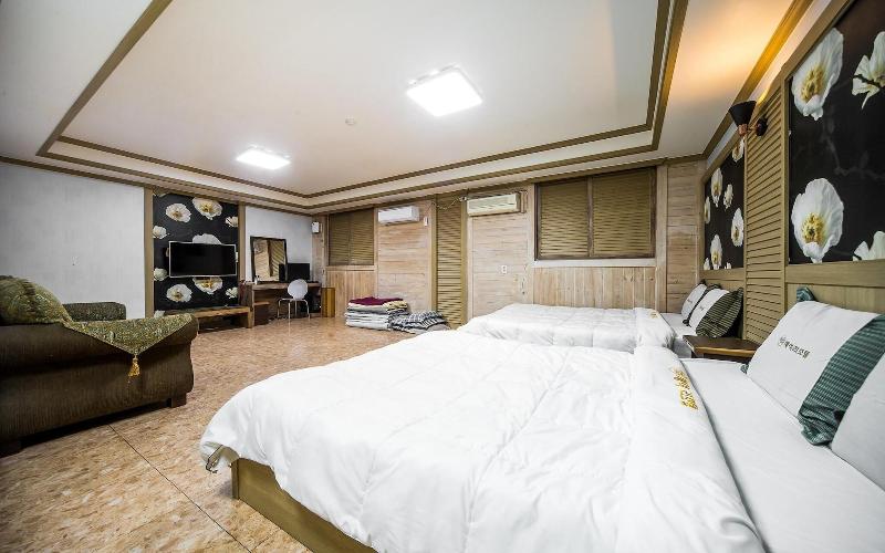 Buan Gyeokpo Chaeseok Resotel Oakville image