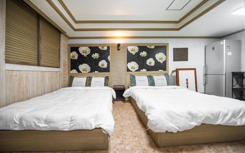 Buan Gyeokpo Chaeseok Resotel Oakville image