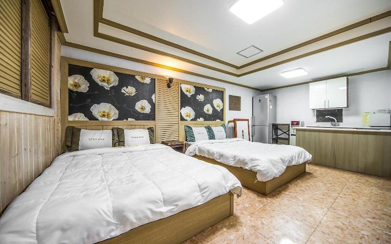 Buan Gyeokpo Chaeseok Resotel Oakville image