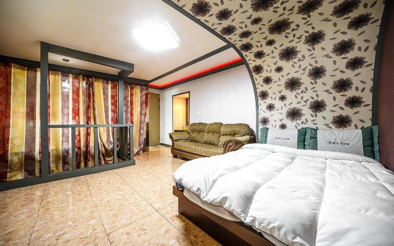 Buan Gyeokpo Chaeseok Resotel Oakville image