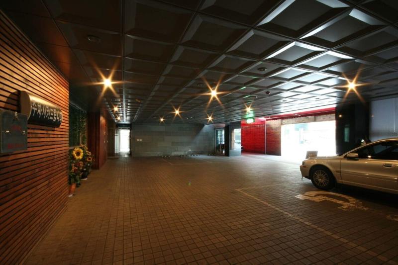 Sangbong May image