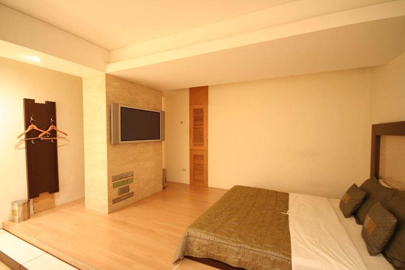 Sangbong May image