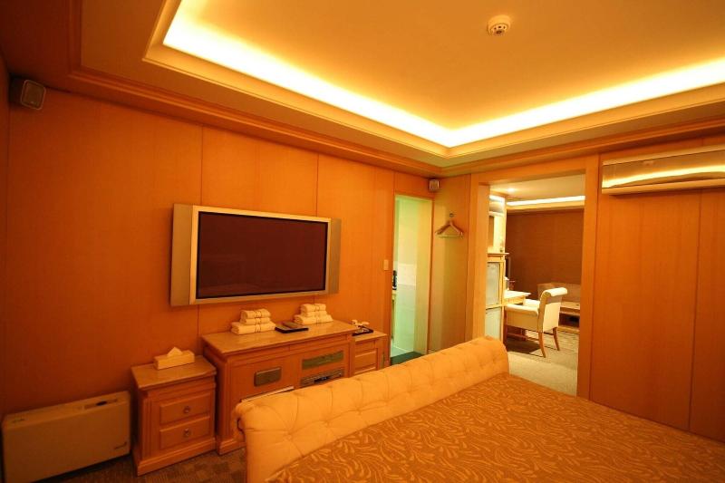 Sangbong May image