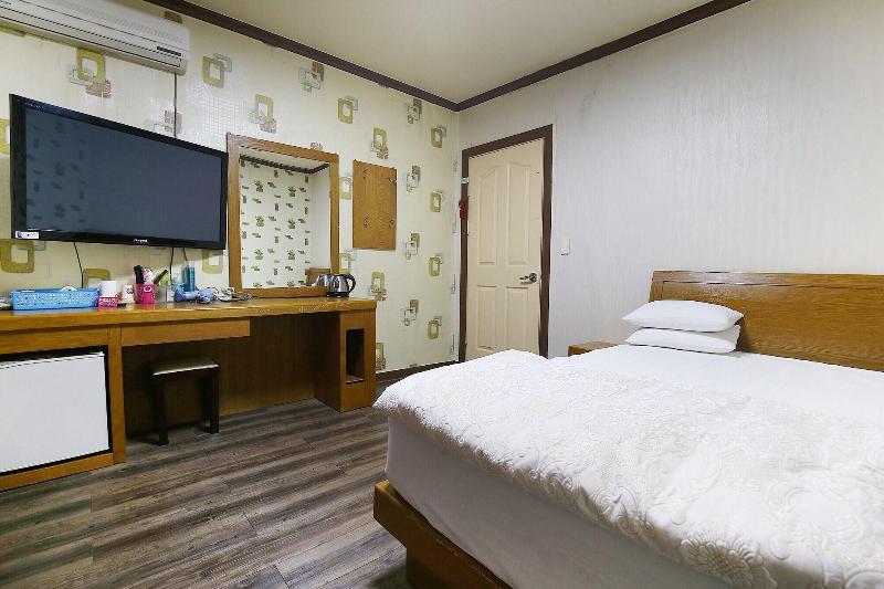 Nonsan Hwangje Motel image