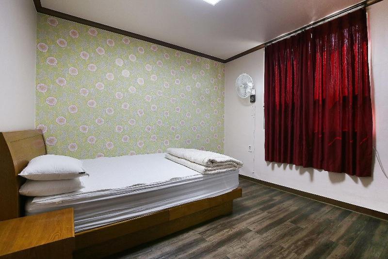 Nonsan Hwangje Motel image
