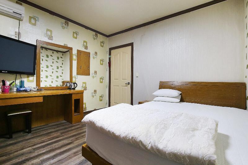 Nonsan Hwangje Motel image