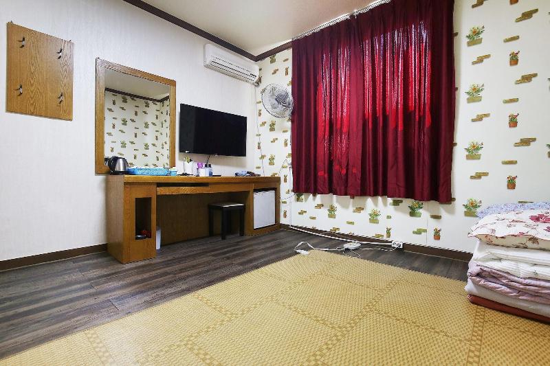 Nonsan Hwangje Motel image