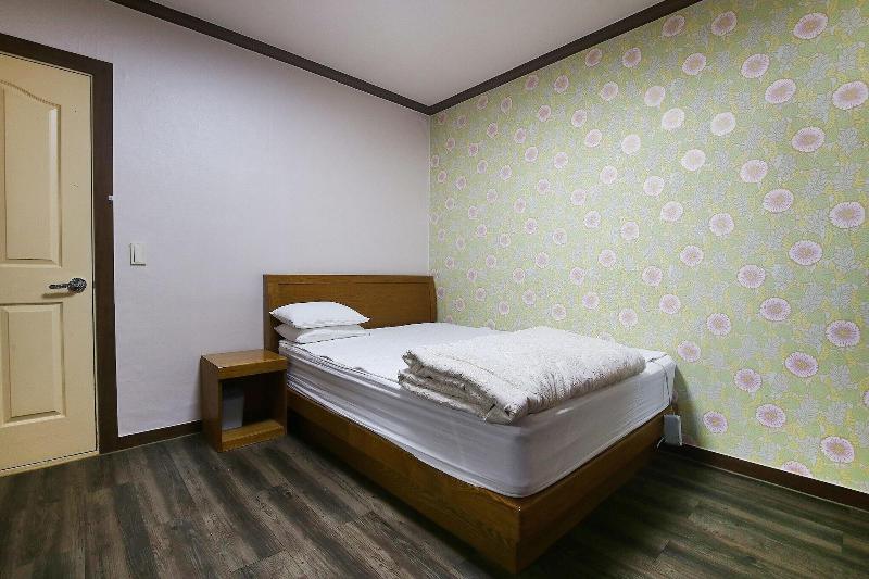 Nonsan Hwangje Motel image