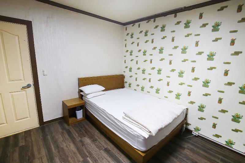 Nonsan Hwangje Motel image