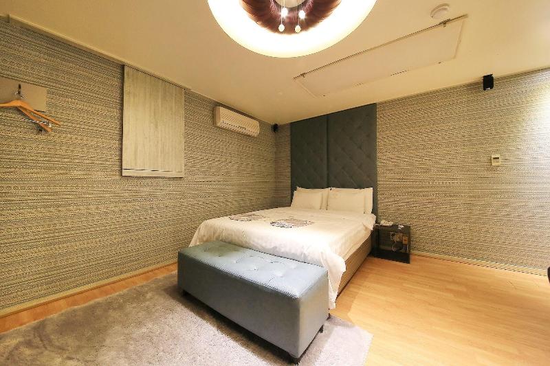 Sangbong Carlton image