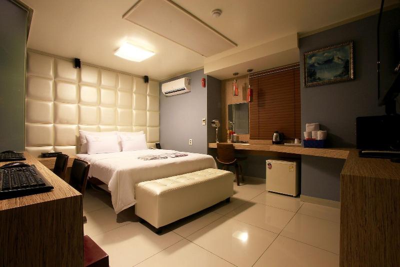 Sangbong Carlton image