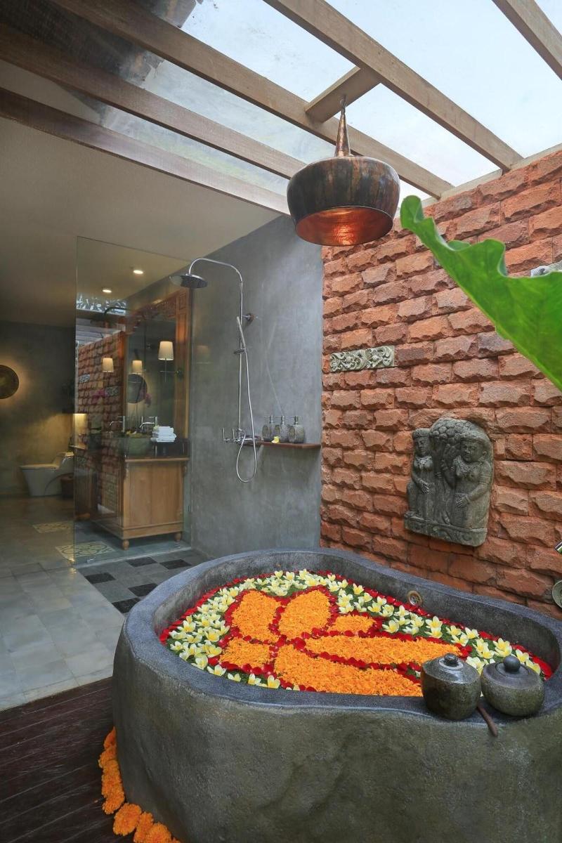 Hotel Fountain image