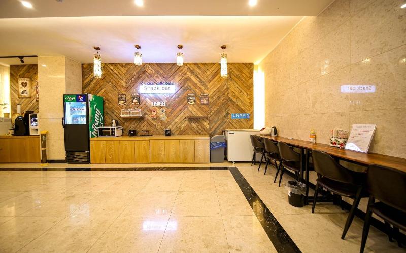 Wanju Grand Hotel image