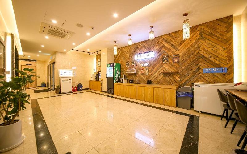 Wanju Grand Hotel image