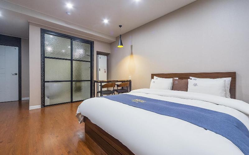 Wanju Grand Hotel image