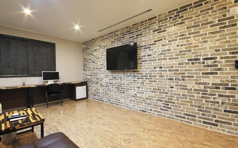 Wanju Grand Hotel image
