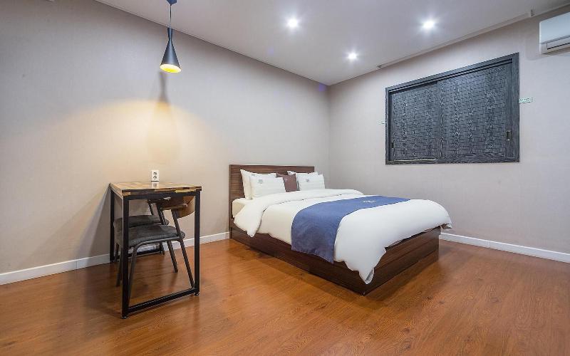 Wanju Grand Hotel image