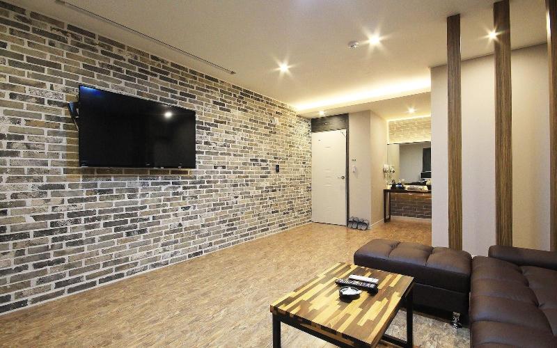 Wanju Grand Hotel image