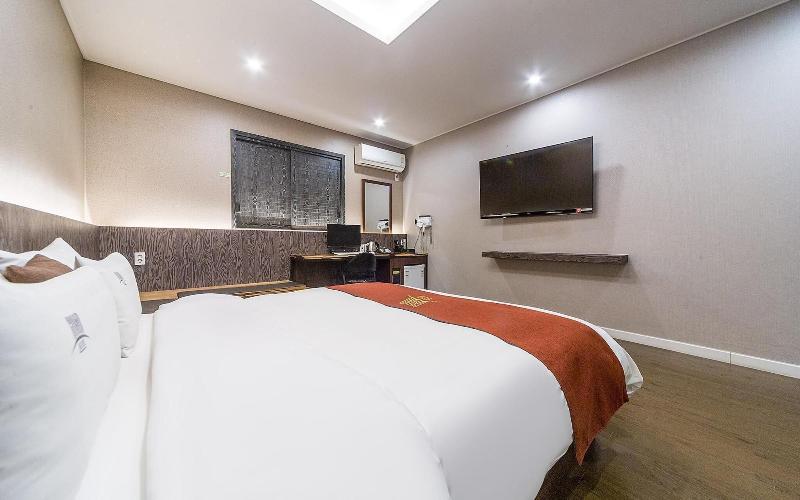 Wanju Grand Hotel image
