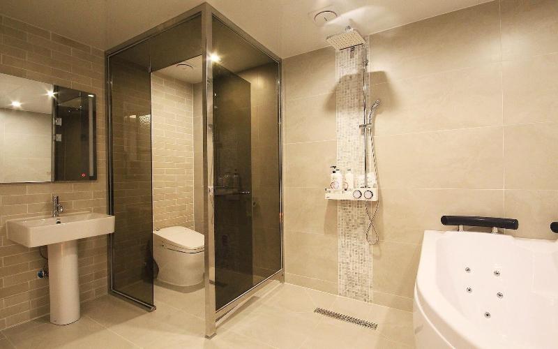 Wanju Grand Hotel image