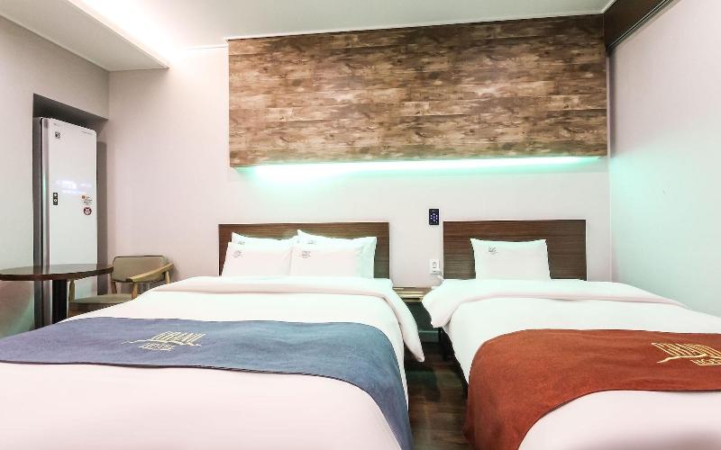 Wanju Grand Hotel image