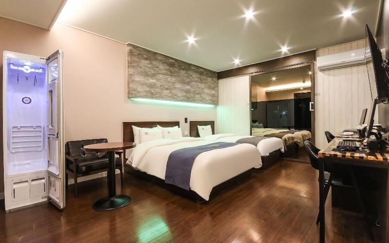 Wanju Grand Hotel image